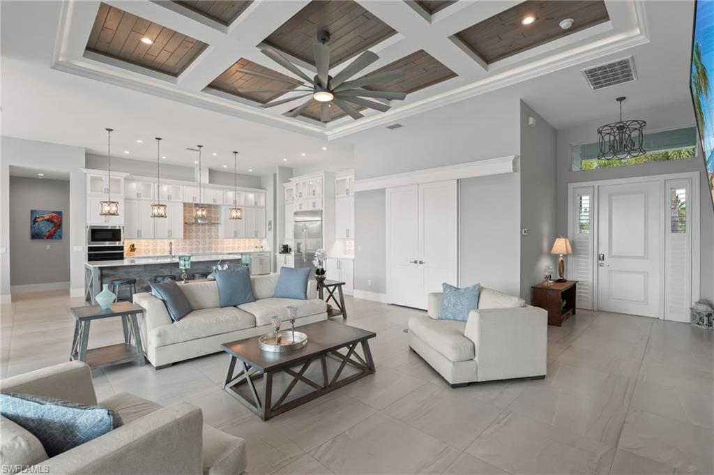 YACHT CLUB - Residential