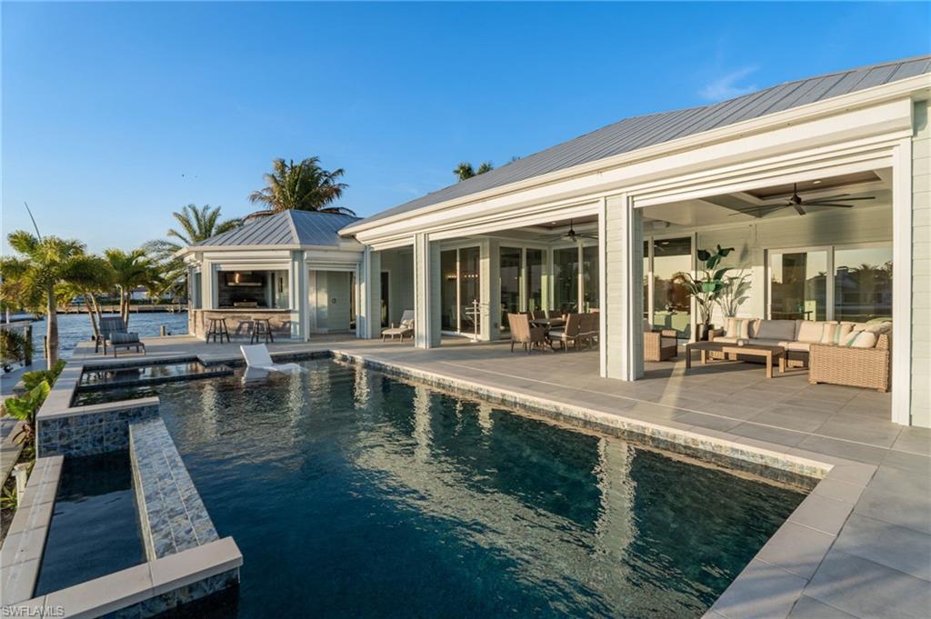 YACHT CLUB - Residential