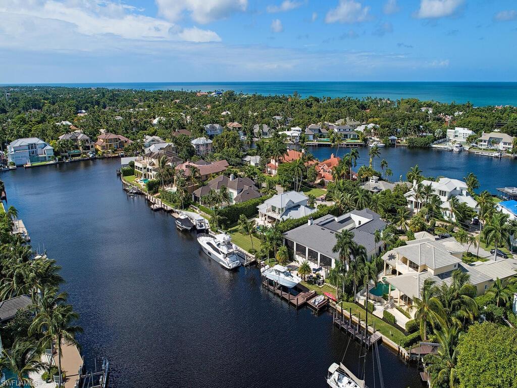 AQUALANE SHORES - Residential