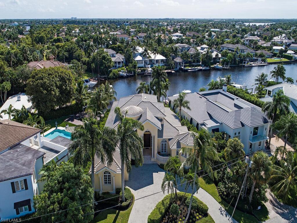 AQUALANE SHORES - Residential