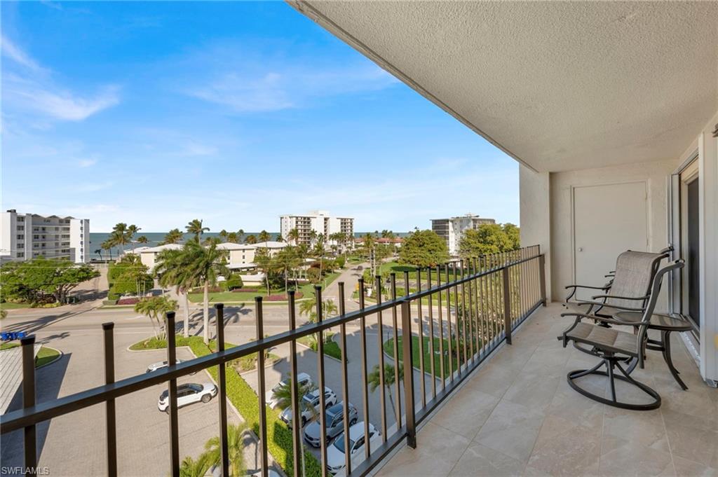 2150 Gulf Shore BLVD N 609