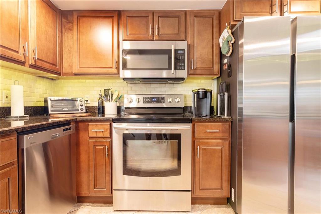 SABAL SPRINGS GOLF AND RACQUET CLUB - Residential