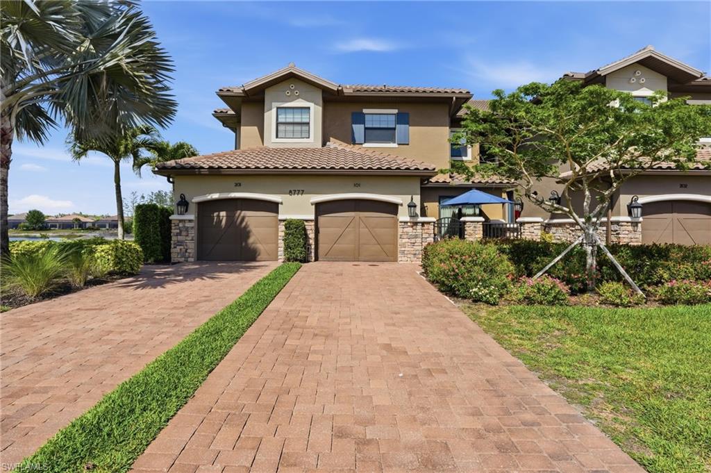 ESPLANADE - Residential