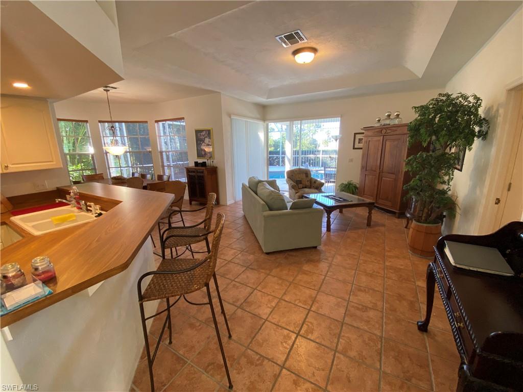 MIRROR LAKES - Residential