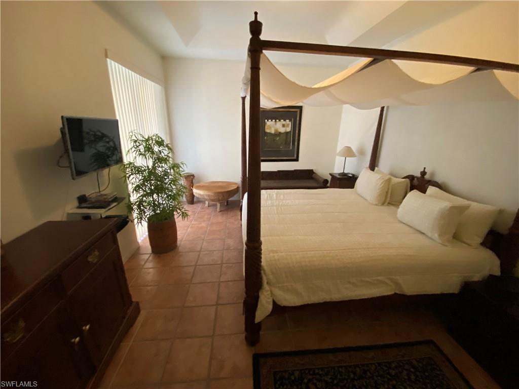 MIRROR LAKES - Residential