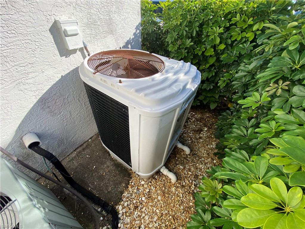 MIRROR LAKES - Residential