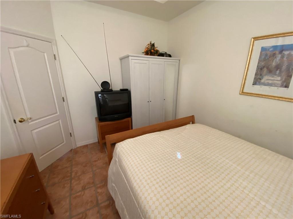 MIRROR LAKES - Residential