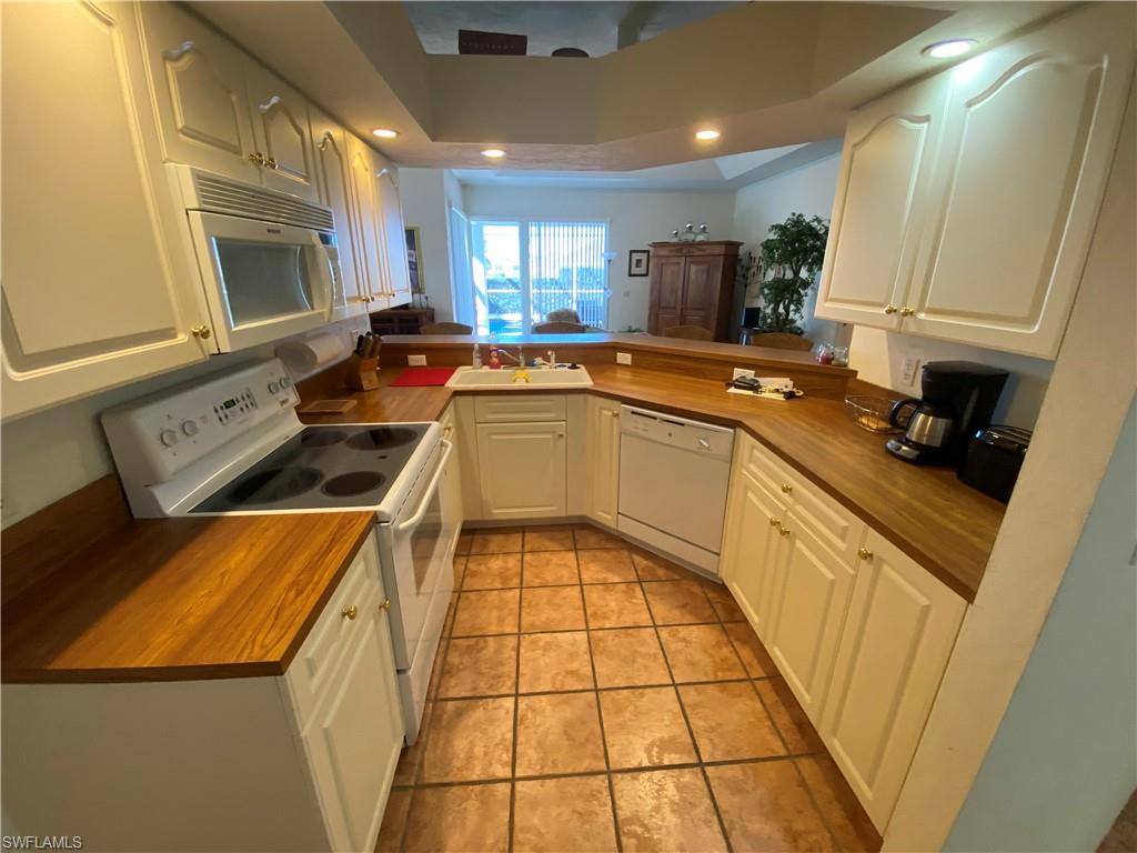 MIRROR LAKES - Residential