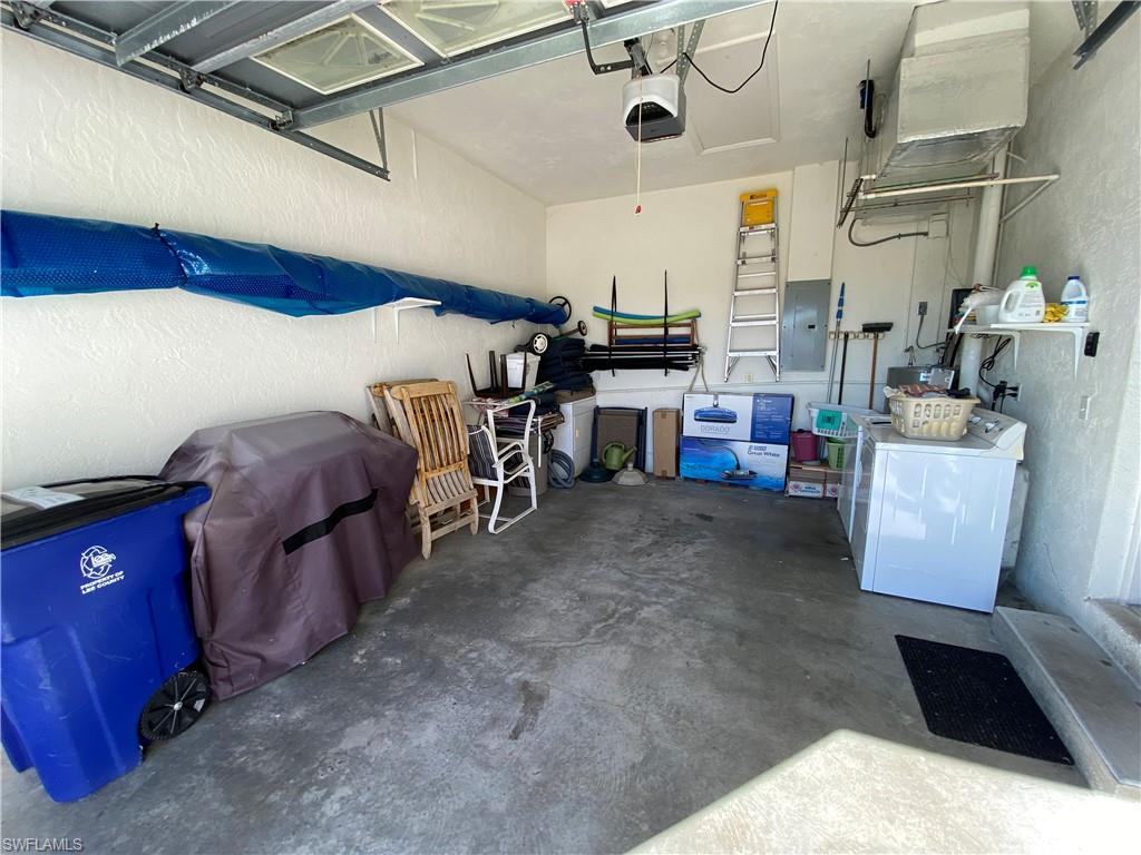 MIRROR LAKES - Residential