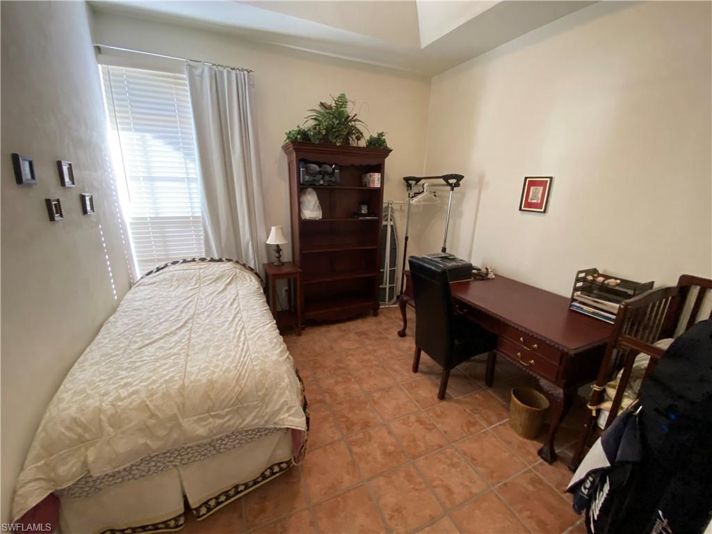 MIRROR LAKES - Residential