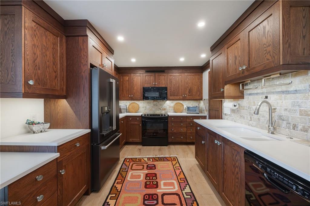 WILDERNESS COUNTRY CLUB - Residential