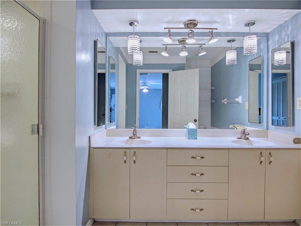 FOUNTAIN LAKES - Residential