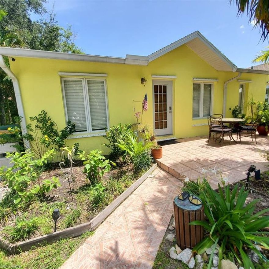 Long term rental available 2/1/2026. Very Clean and well maintained half duplex. Located on a quiet dead-end street in the fun & vibrant Bayshore Arts District. Lots of natural light. Washer & Dryer in unit. Plenty of on site parking. Tenant pays all utilities. Landlord pays lawncare.