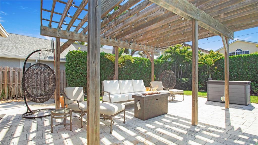 NAPLES PARK - Residential