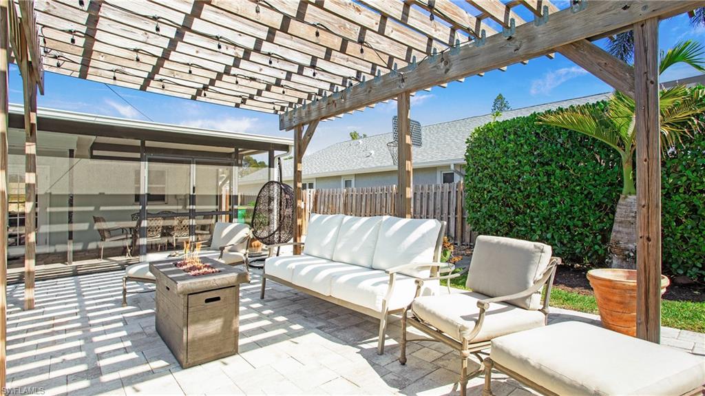 NAPLES PARK - Residential