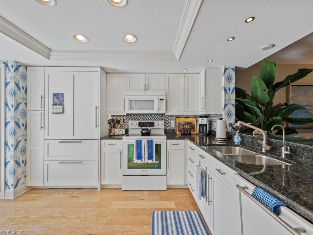 Photo of 355 Park Shore DR #1-114, NAPLES, FL 34103 (MLS # 223089108)
