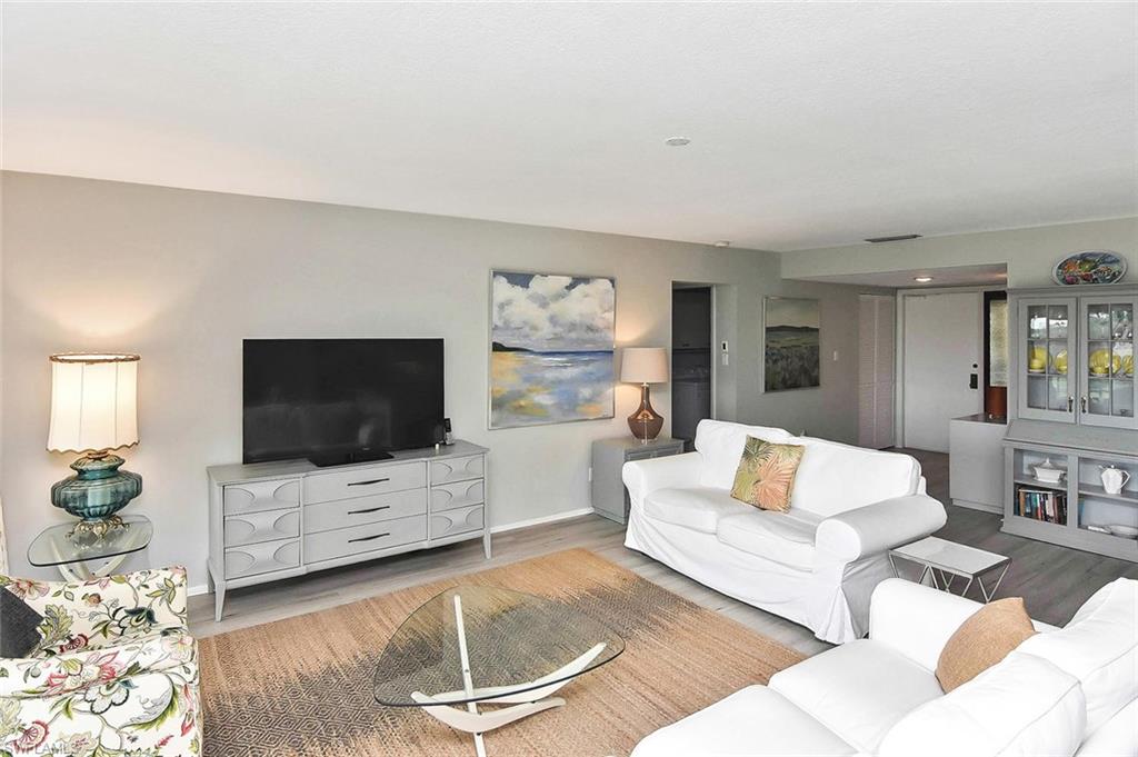 COMMODORE CLUB - Residential