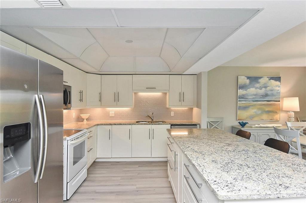 COMMODORE CLUB - Residential