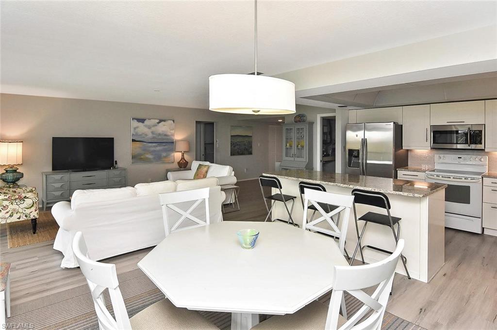 COMMODORE CLUB - Residential