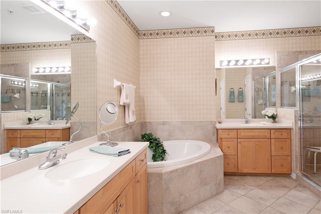 LAKE BARRINGTON - Residential