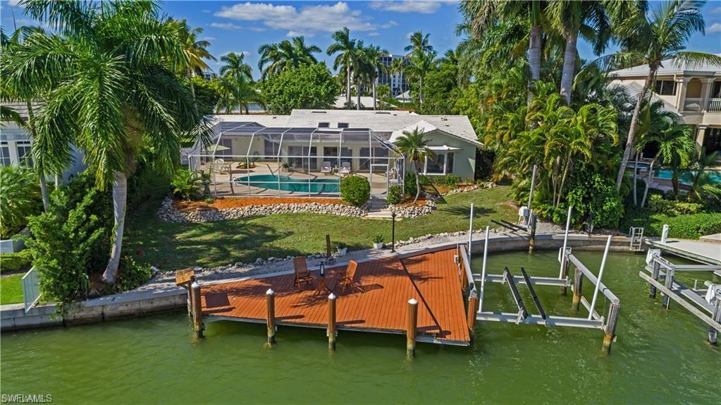 MOORINGS - Residential