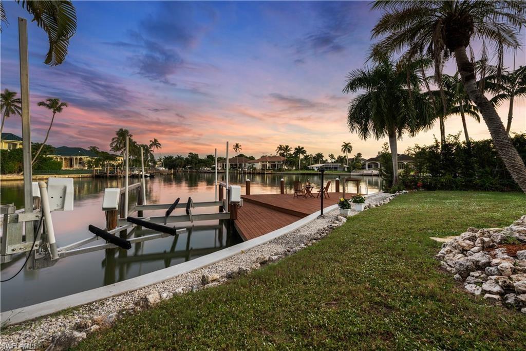 MOORINGS - Residential