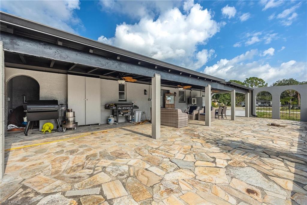 FORT MYERS SHORES - Residential