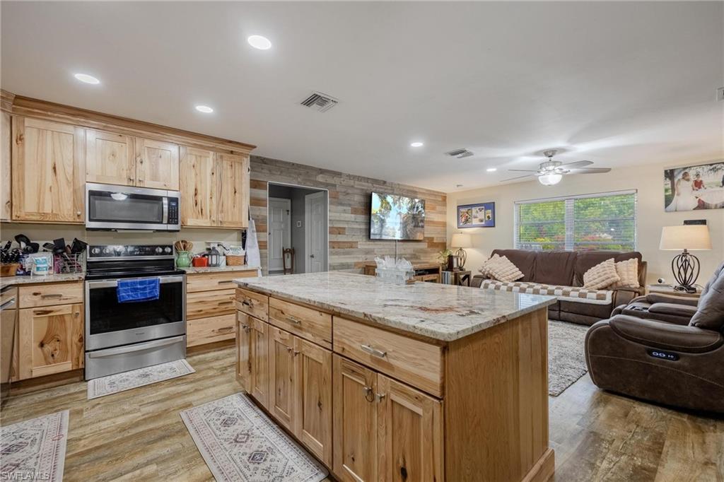 FORT MYERS SHORES - Residential