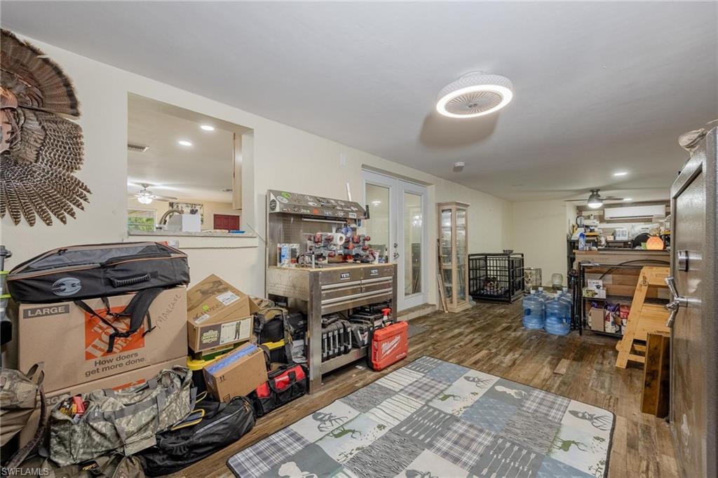 FORT MYERS SHORES - Residential