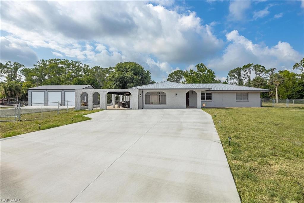 FORT MYERS SHORES - Residential