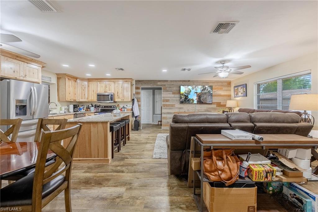 FORT MYERS SHORES - Residential