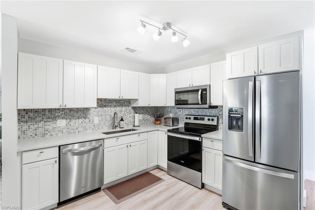 NAPLES PARK - Residential