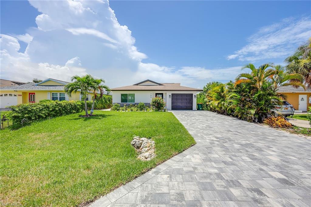 NAPLES PARK - Residential