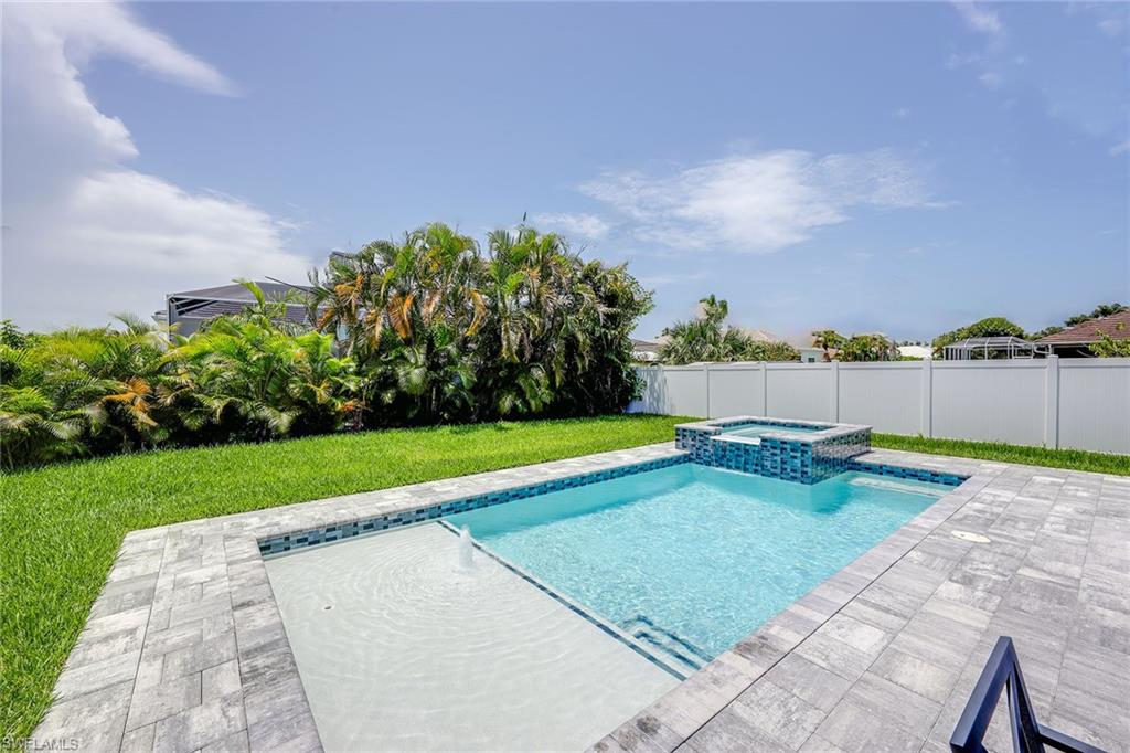 NAPLES PARK - Residential