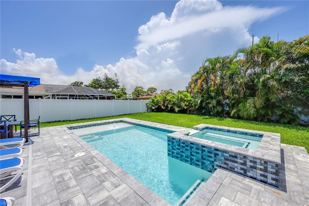 NAPLES PARK - Residential