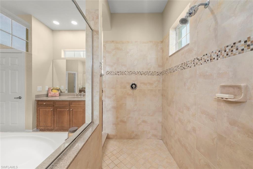 HOLLYBROOK - Residential