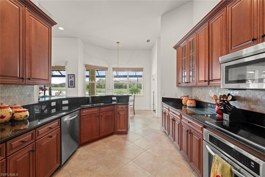 HOLLYBROOK - Residential