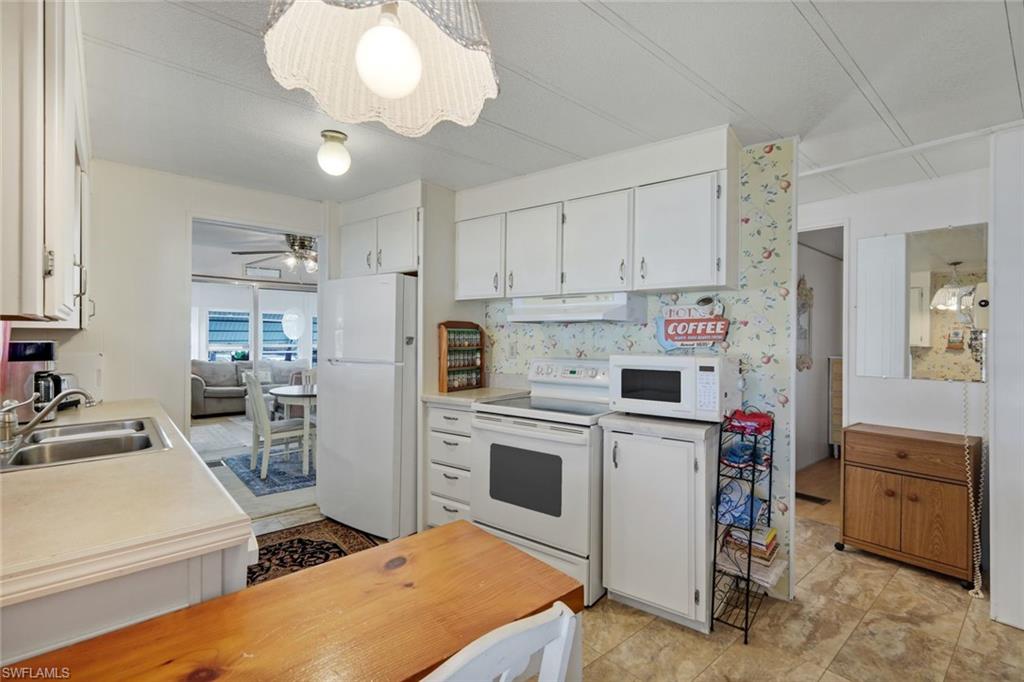 IMPERIAL BONITA ESTATES - Residential