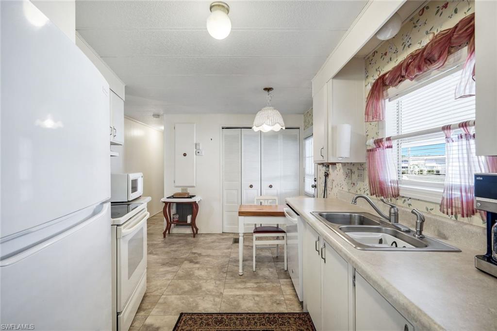 IMPERIAL BONITA ESTATES - Residential