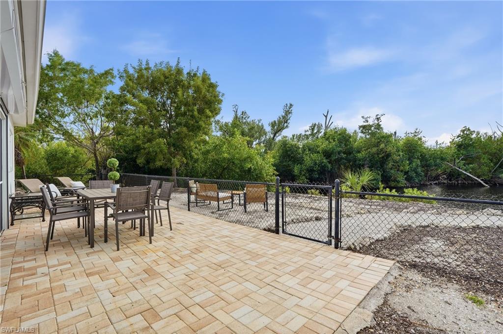 SANIBEL LAKE ESTATES - Residential