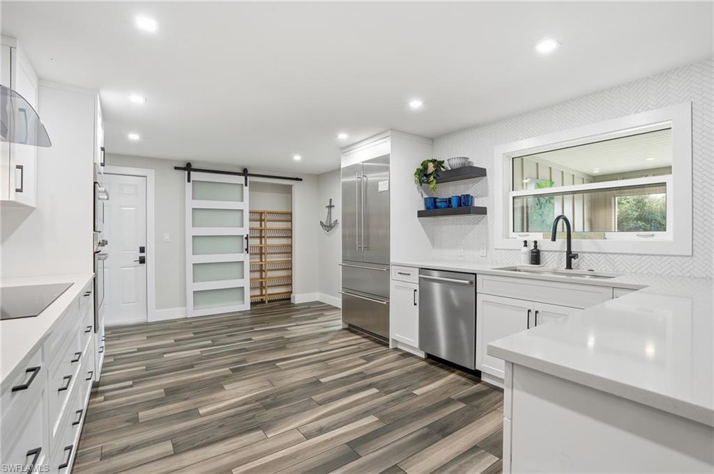 SANIBEL LAKE ESTATES - Residential