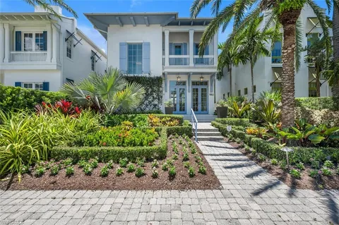 982 9th Ave S, Naples, FL 34102 - #: 224057537