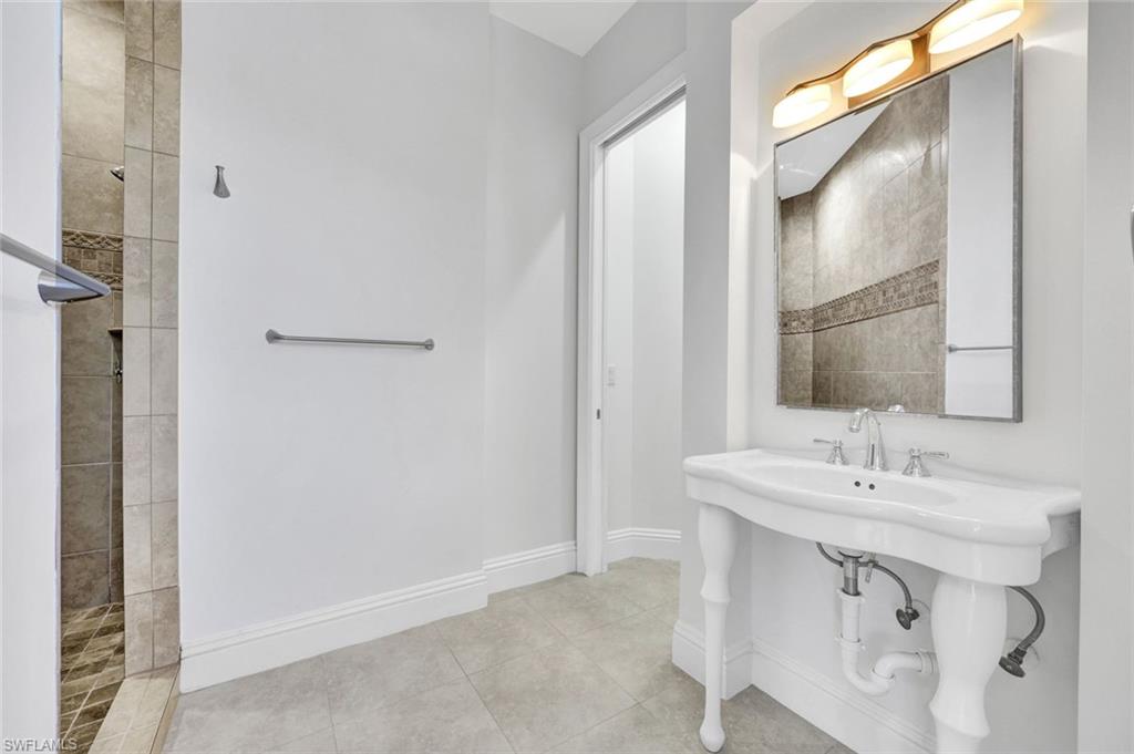 MOORINGS - Residential