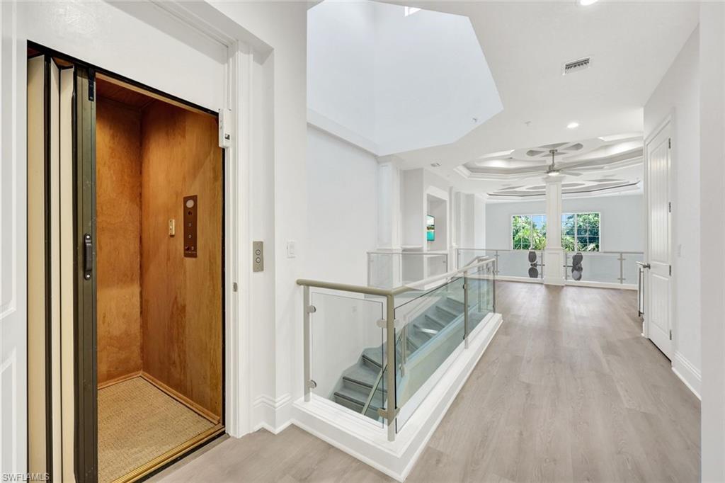 MOORINGS - Residential