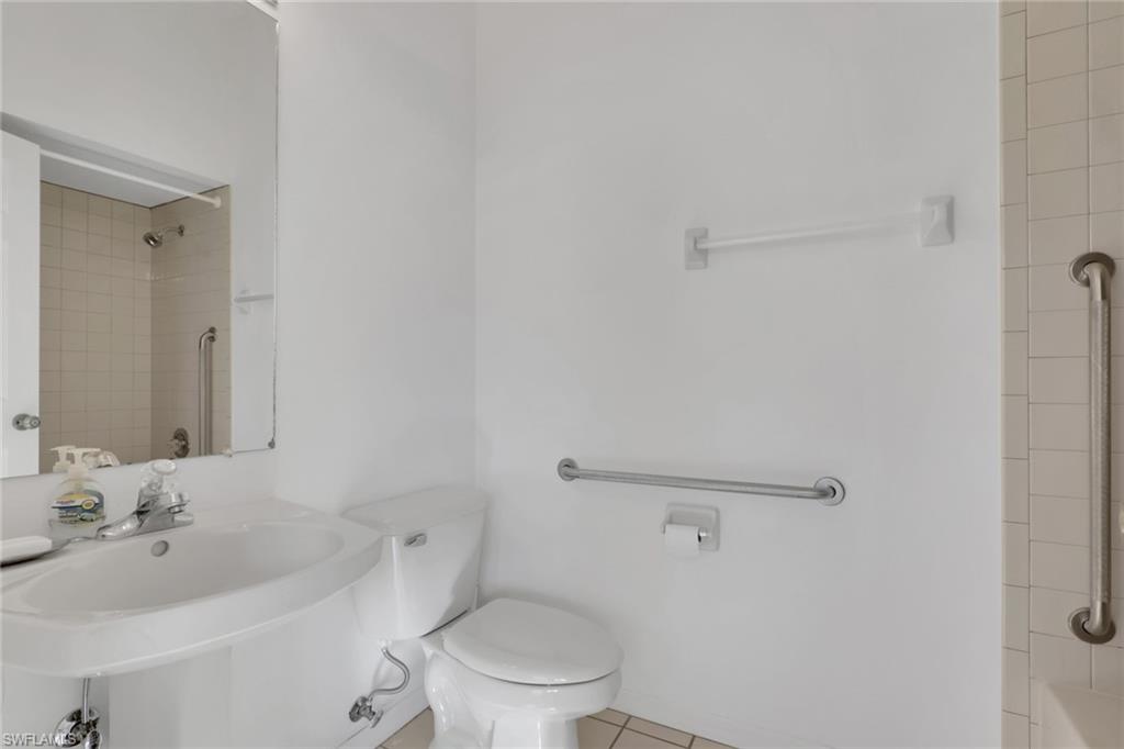 RIVERSIDE YACHT CLUB - Residential