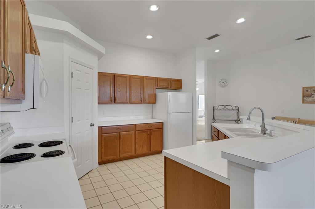 RIVERSIDE YACHT CLUB - Residential