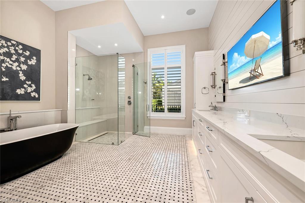 PELICAN BAY WOODS - Residential