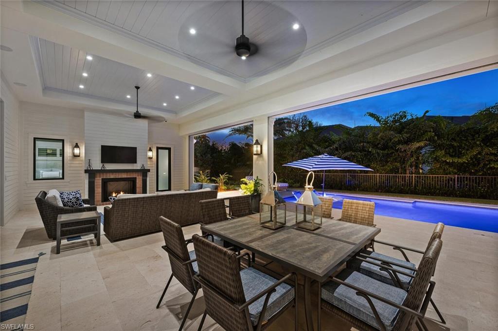 PELICAN BAY WOODS - Residential