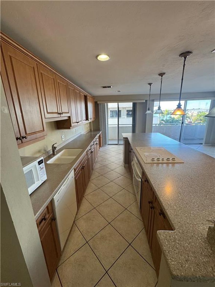 Fantastic 2/2 DIRECT GULF ACCESS CONDO. Located directly across from the new "Bimini Square" project. Modern floorplan with spacious bedrooms and walk in closets. Kitchen features large island and extra built in cabinets and counter space. Wrap Around balcony with views of Bimini basin. The Walkability to grocery, restaurants, entertainment and city events is outstanding! Available now schedule your showing today!