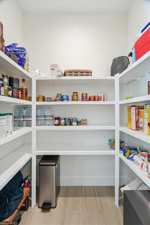 NAPLES PARK - Residential